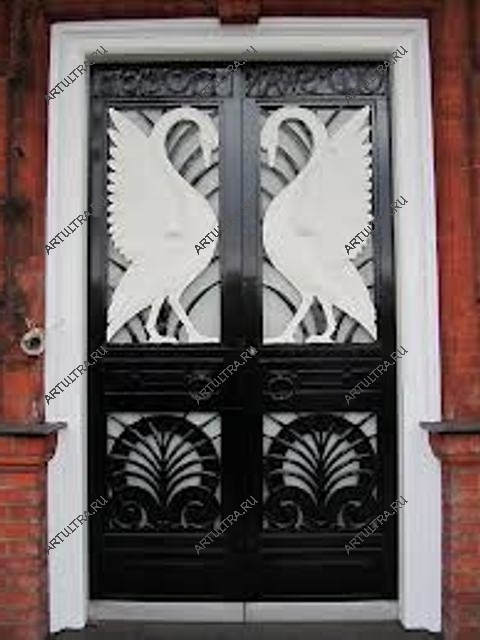 Для придания конструкции оригинальности, современные двери для банка могут украшаться различными техниками декорирования